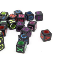 Akrilne perle slova 6x6mm, Rupa: 3 mm- mix boja i slova ( 1601003 )