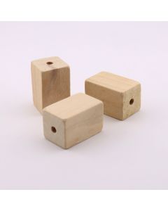 Drvene ukrasne perle. Dimenzije 30x20mm, rupa oko 4mm. Natur drvo bez laka i boje ( 23DP05A)