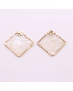 Privezak od školjke oko 25x25  mm- boja zlata (  130003 )