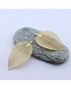 Privezak od prirodnog lista, dimenzije oko 5x8 cm- boja zlata...25PL01-G