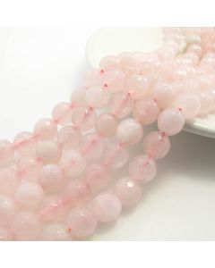 Prirodni Rozen kvarc fasetiran, Dimenzjia 10 mm. Cena je data za niz od oko 39 perli. ( KPRK10F )