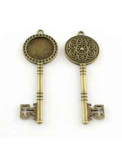 Metalni privezak 25x75mm