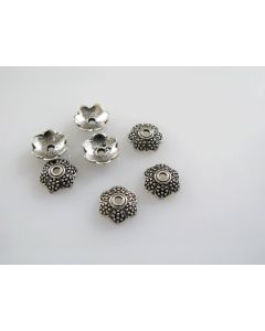 Ukrasna kapica za perle 9x3 mm, boja antik srebra ( MKOK-KAP124AS )