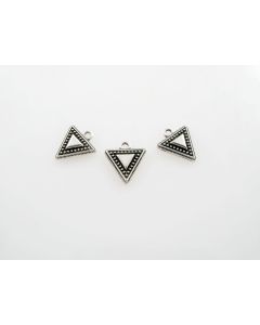 Metalni privezak 16x15mm