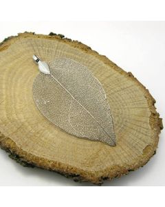 Privezak od prirodnog lista, dimenzije oko 5x8 cm- boja inoxa  ( PRIVL042 )