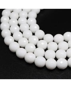Beli onix 14 mm- faset poliran. Cena je data za 1 niz od oko 39cm, Niz sadrži oko 28 perle ( 1109018 )