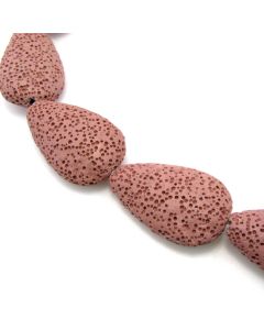Vulkanska lava suza ,bojena. Dimenzije 32x20x8mm, rupa 1 mm  ( KPLAV123)