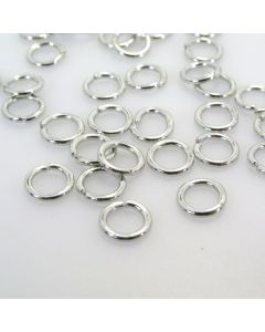 Metalne sečene alke boje inoxa. Dimenzija 1,2x8mm.  (MKOK-A1,2x7-N)