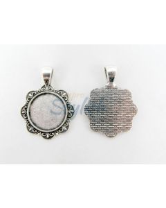 Osnova za medaljon. Boja antik srebro. Dimenzije: 36x26mm, unutrasnja 18mm. (MKOZPM-8S)