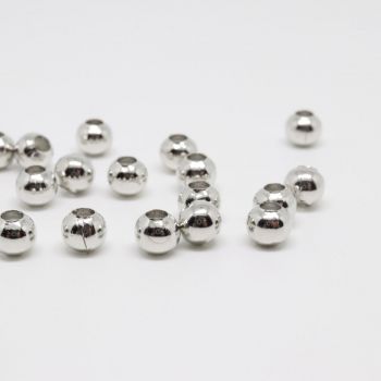 Metalne perle/razdelnici 4 mm. Pakovanje sadrži 200 komada - boja inoxa .(100412)