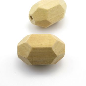 Drvene ukrasne perle. Dimenzije 32x20 mm,  rupa oko 3 mm. Natur drvo bez laka i boje. ( DP018 )