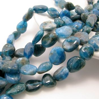 Prirodni poludragi kamen Apatit, perle nuget polirane, Dimenzjia oko 10x9mm. Niz sadrži od 38-40 perli ( KPAPATNUG )