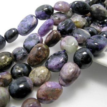 Prirodni poludragi kamen Čarorit, perle nuget polirane, Dimenzjia od 12-14 x 10-12 mm . Niz sadrži od 30-32 perle( KPCARNUG )