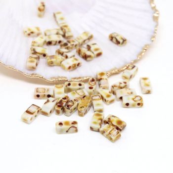 MIYUKI Half Tila , Japanske staklene perle sa 2 rupe (MHT05036)