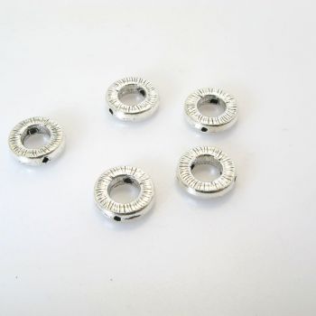 Metalna perla 10x 2,8  mm,otvor 4,5mm, rupa oko 1 mm- boja antik zlatna ( R158AZ )