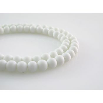 Staklene gumirane perle 6 mm, rupa oko 1mm. Niz sadrži oko 135 perli. SP-GUM136