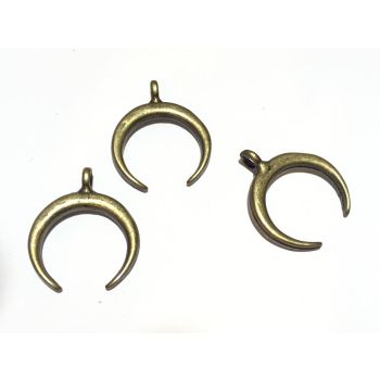 Metalni privezak 22x18mm