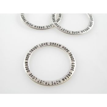 Ukrasna alka u boji Tibetanskog srebra- 36mm x 1,2mm- otvor 30mm LOVE DREAM HOPE.... (MKOK-UKA101)