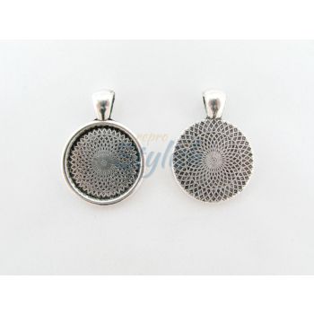 Osnova za medaljon. Boja antik srebro. Dimenzije: 23x31mm, unutrasnja 20mm. (MKOZPM-5S)