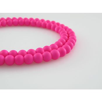 Staklene gumirane perle 6 mm, rupa oko 1mm. Niz sadrži oko 135 perli. SP-GUM124