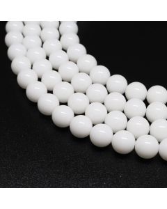 Beli onix 14 mm- poliran. Cena je data za 1 niz od oko 39cm, Niz sadrži oko 28 perle ( 1109006 )