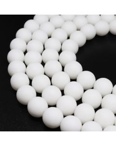 Beli onix 8 mm- mat. Cena je data za 1 niz od oko 39cm, Niz sadrži oko 48 perli ( 1109009 )