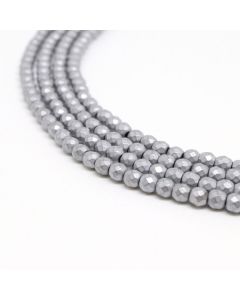 Hematit perle 4 mm faset , boja mat metalik srebro, Cena je data za 1 niz od oko 39cm, Niz sadrži oko 98 perli ( 2131221 )