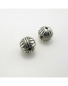 Metalna perla sa 3 rupe , dimenzije 12x11mm , rupe oko 2 mm- boja antik srebra , pakovanje 2 komada ( 3P108AS12 )
