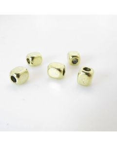 Metalna perla 6.5 x 5 mm, rupa oko 2.5 mm- boja antik bronza ( R161AM )
