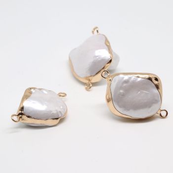 Konektor slatkovodni biser oko 30x20x12 mm- obod boja zlata (  120002 )