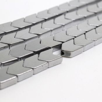 Hematit perle  4x6 mm, boja metalik srebro, Cena je data za 1 niz od oko 39cm, Niz sadrži oko 60 perli ( 2131126 )