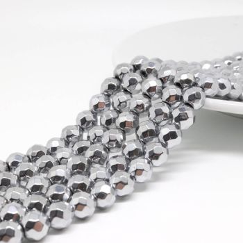 Hematit perle 8 mm faset , boja metalik srebro, Cena je data za 1 niz od oko 39cm, Niz sadrži oko 48 perli ( 2131226 )