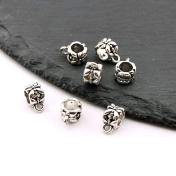 Metalni liveni nosac priveska 11x7x6 mm , rupa 5mm…23MK11/29D