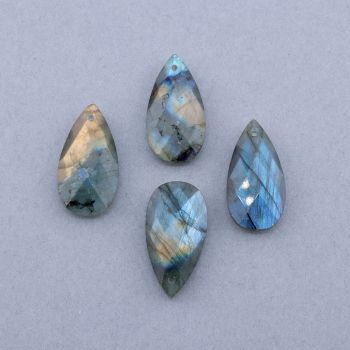 Privezak prirodni kamen Labradorit - Suza 13*25 mm Faset...25KP11-08