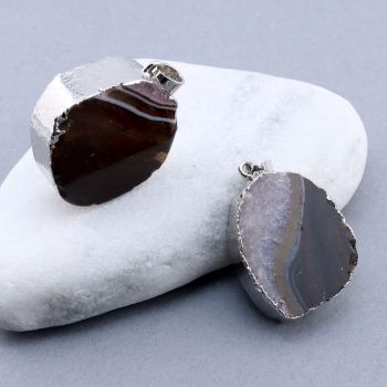 Privezak prirodni kamen Ahat sa legurom metala...23KP115