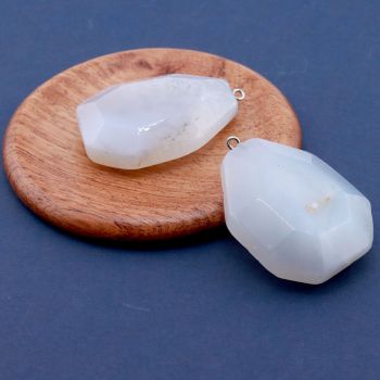 Privezak prirodni kamen Ahat sa legurom metala...23KP124