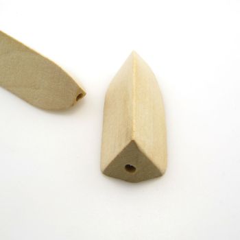 Drvene ukrasne perle. Dimenzije 46x17 mm,  rupa oko 3 mm. Natur drvo bez laka i boje. ( DP019 )