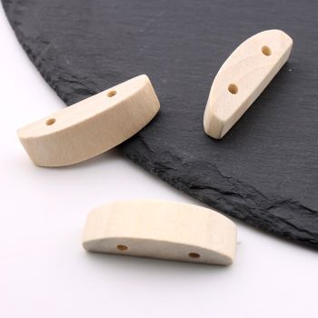 Drvene ukrasne perle 7х11×31 mm sa 2 rupe oko 3 mm. Natur drvo bez laka i boje ( 23DP03C)