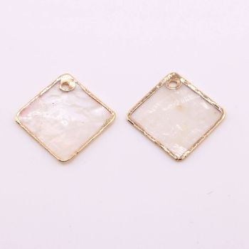 Privezak od školjke oko 25x25  mm- boja zlata (  130003 )