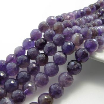 Prirodni Ametist fasetiran, Dimenzjia 6 mm. Cena je data za niz od oko 65 perli. ( KPAME6F )