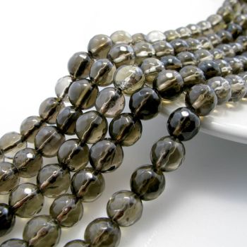 Prirodni Dimni kvarc fasetiran, Dimenzjia 6 mm. Cena je data za niz od oko 165 perli. ( KPDIMK6AF )