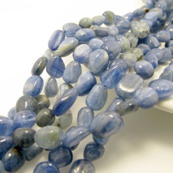 Prirodni poludragi kamen Kijanit, perle nuget polirane, Dimenzjia oko 9x6 mm. Niz sadrži od 38-40 perli. ( KPKIJANNUG )