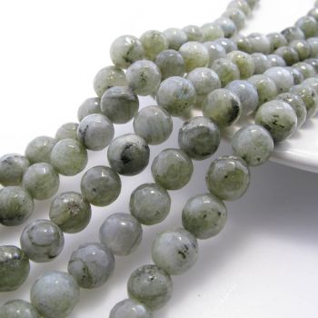 Prirodni Labradorit fasetiran, Dimenzjia 8 mm. Cena je data za niz od oko 48 perli. ( KPLABAB8F )