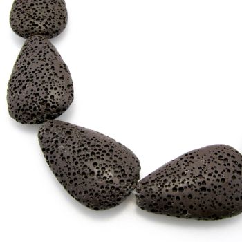 Vulkanska lava suza ,bojena. Dimenzije 32x20x8mm, rupa 1 mm   ( KPLAV126)