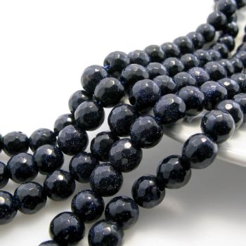 Mesečeva reka fasetirana, Dimenzjia 10 mm. Cena je data za niz od oko 39 perli. ( KPMESR10F )