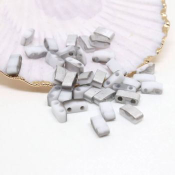 MIYUKI Half Tila , Japanske staklene perle sa 2 rupe (MHT04034)