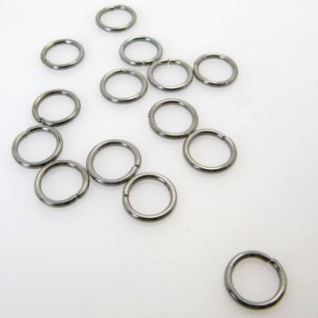 Metalne alke boje hematit crna. Dimenzije 0,85x6mm…. MKOK-A085x6-HC