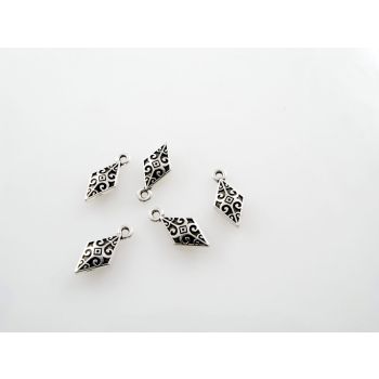 Metalni privezak 16x7mm