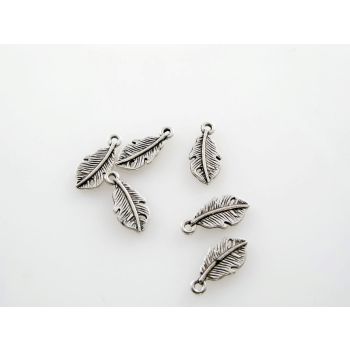 Metalni privezak 15x7mm