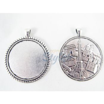 Osnova za medaljon. Boja antik srebra. Dimenzije: 48x57mm, unutrasnja 40mm. (MKOZPM-11S)